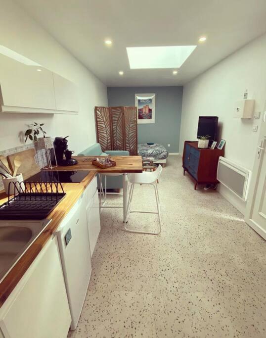 studio cosy idéalement situé - B&B Angers