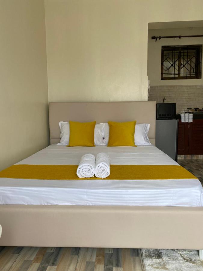 B&B Mombasa - SunnySide Studio Apartment - Bed and Breakfast Mombasa