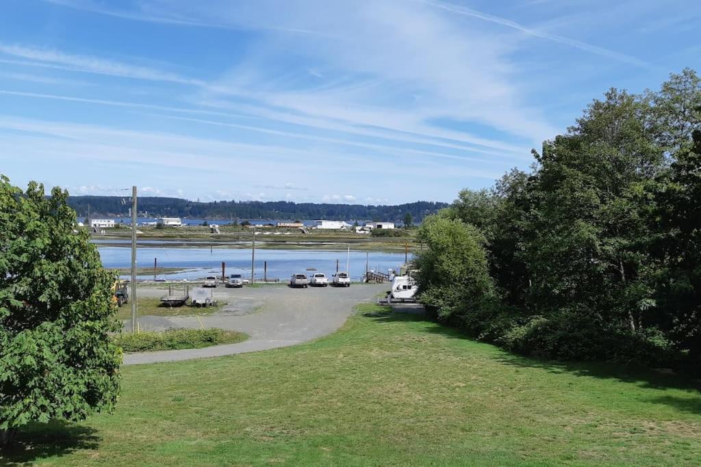 Charming Hidden Gem- Ocean View and Marina - B&B