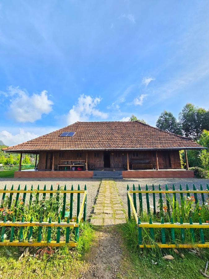 NATURE CASTLE -Traditional villa,Vattavada - B&B