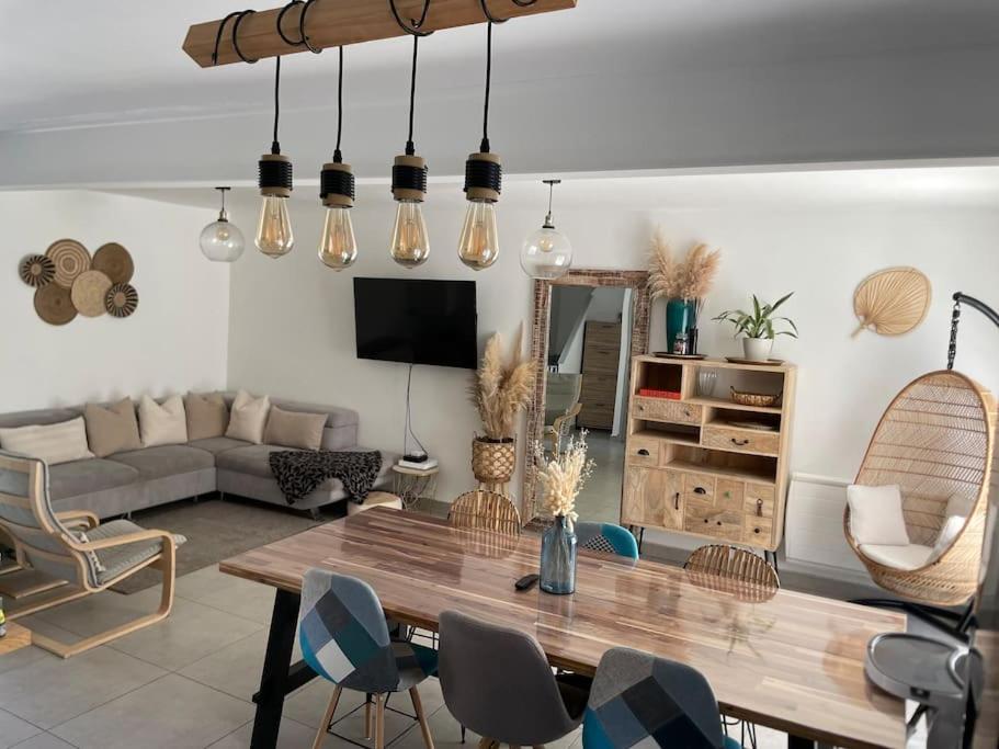 Agréable maison de ville à 500 mètres de la cité - B&B