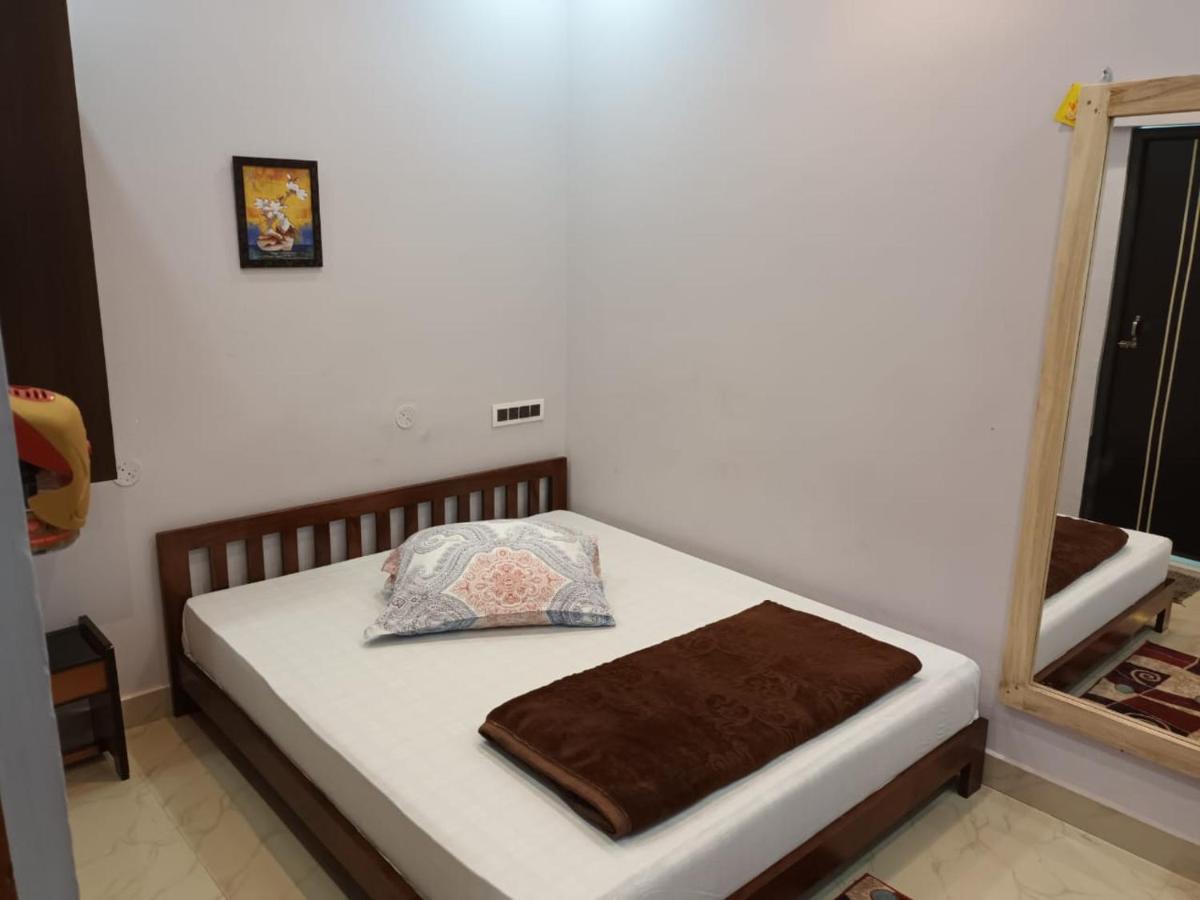 B&B Gauhati - GOVARDHAN HOME STAY ( Munna ) - Bed and Breakfast Gauhati