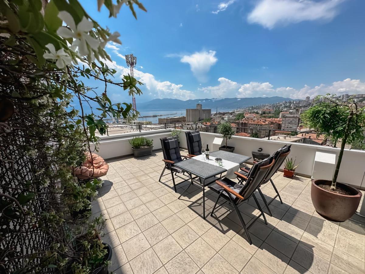 105m2 Penthouse Sea View Rijeka with FREE GARAGE PARKING - B&B Rijeka
