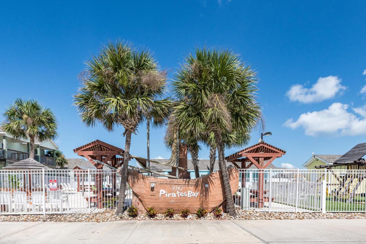 Pirates Bay #118 The LUV Shack poolfront townhome - B&B