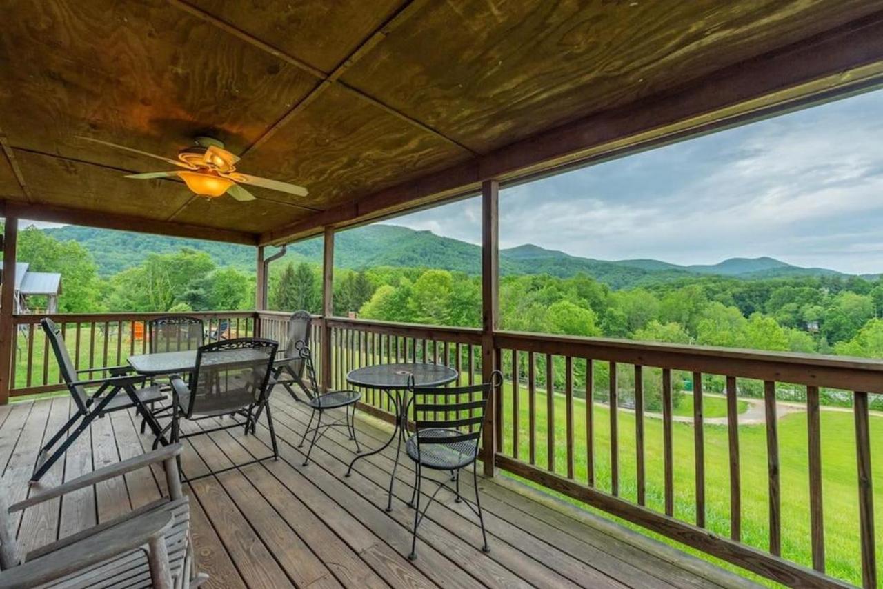 Gorgeous Mountain View Cabin on 12 Acres - B&B Candler