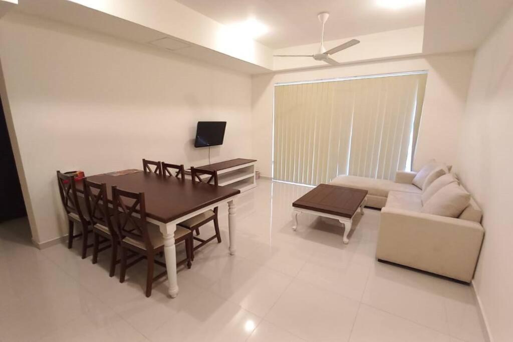 Capital TRUST Residencies Kotte Fortress 8-2 - B&B