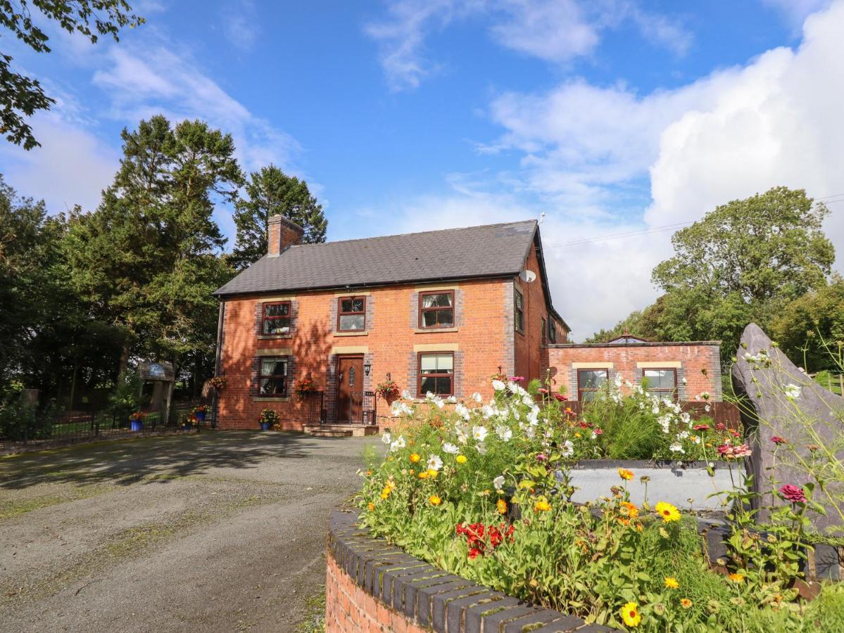 B&B Dolanog - Ty Newydd - Bed and Breakfast Dolanog