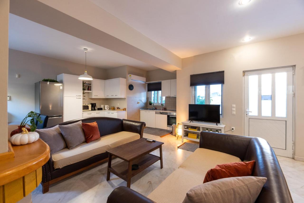 Emma's Airport Studio - Ferienwohnung Spáta