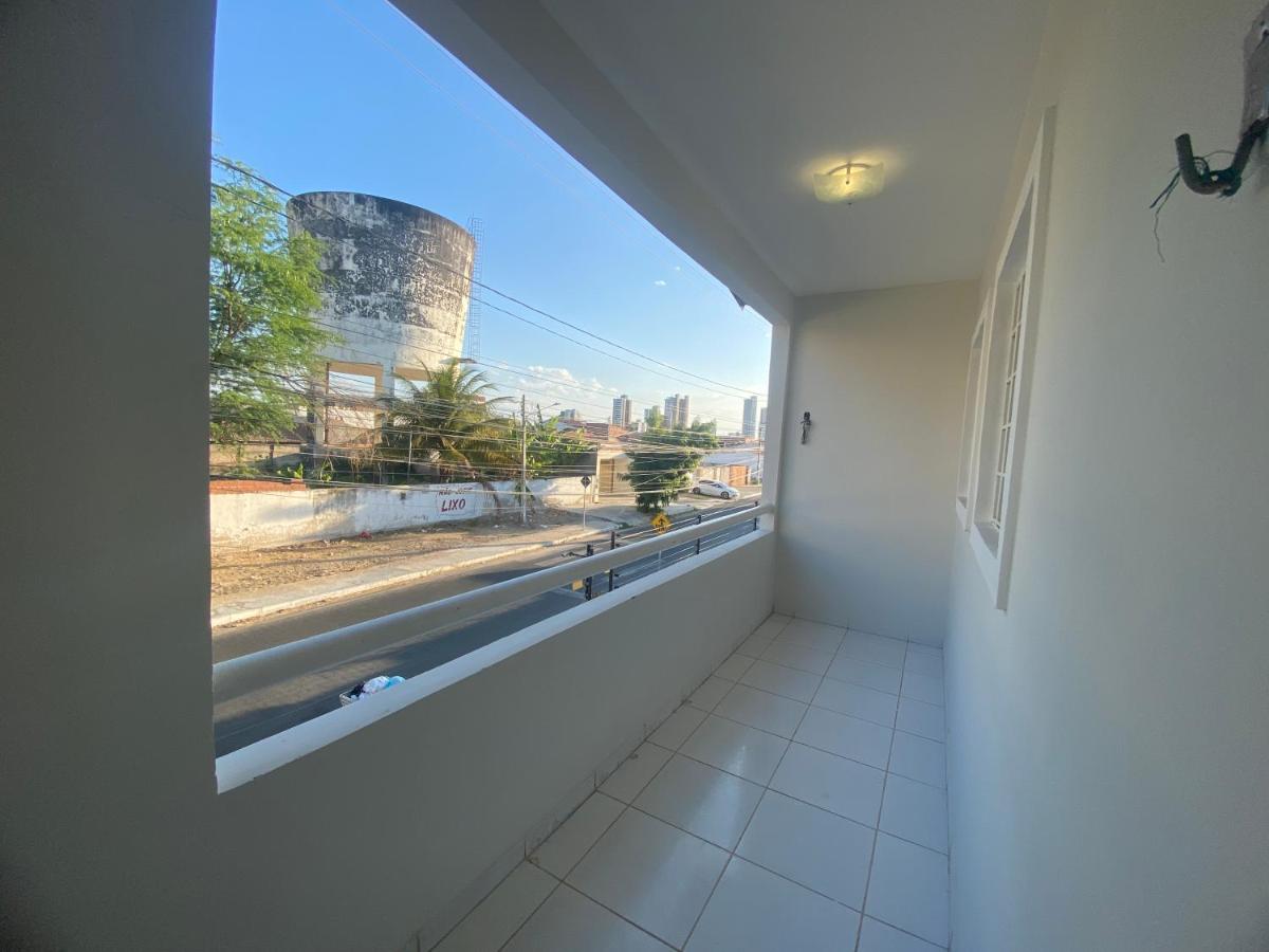 Próx. ao shopping, para 10 pessoas, ar condicionado e garagem APT B - B&B