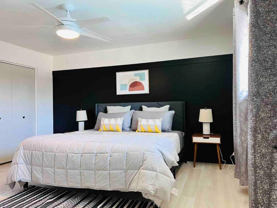 B&B Tempe - Stylish home in the heart of Tempe w/ private pool - Bed and Breakfast Tempe