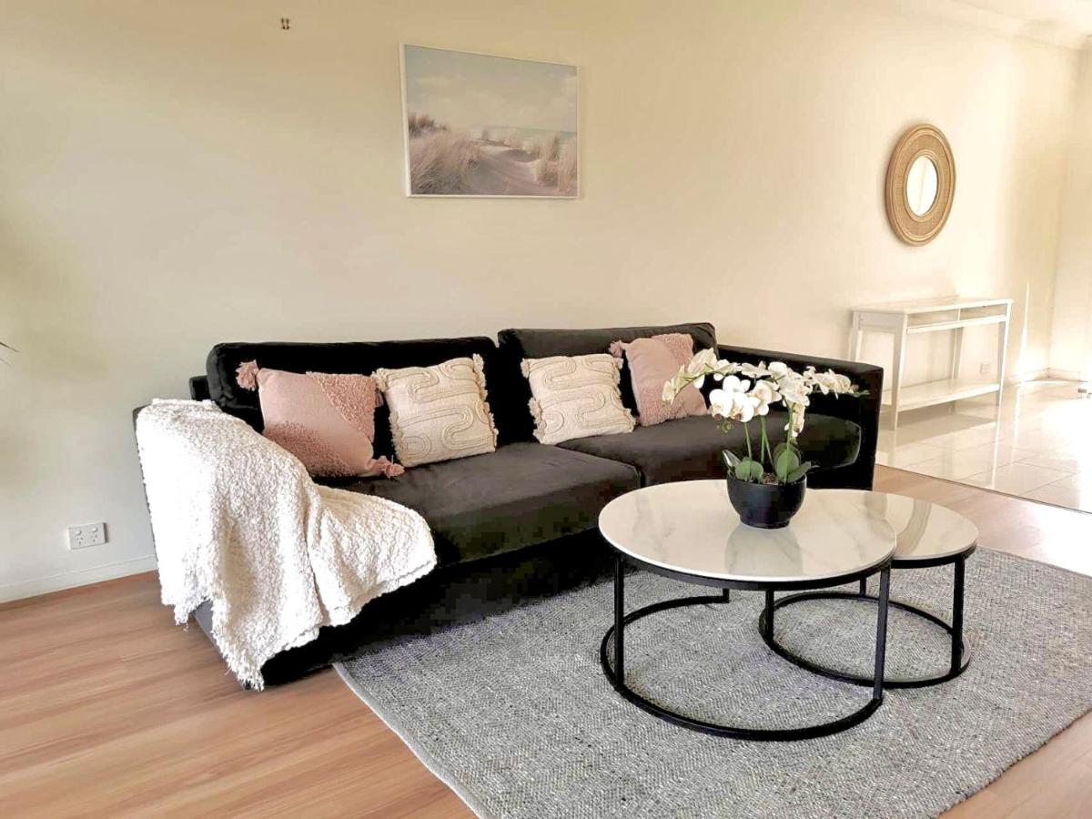 Adorable 3 Br townhouse with wifi & parking - B&B Kellyville