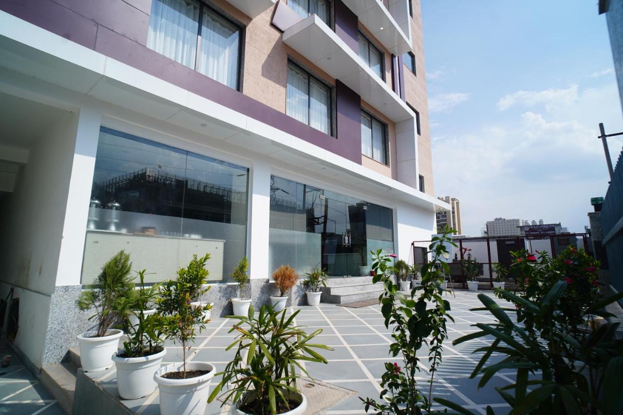 B&B Gurgaon - RR Galaxy - Bed and Breakfast Gurgaon