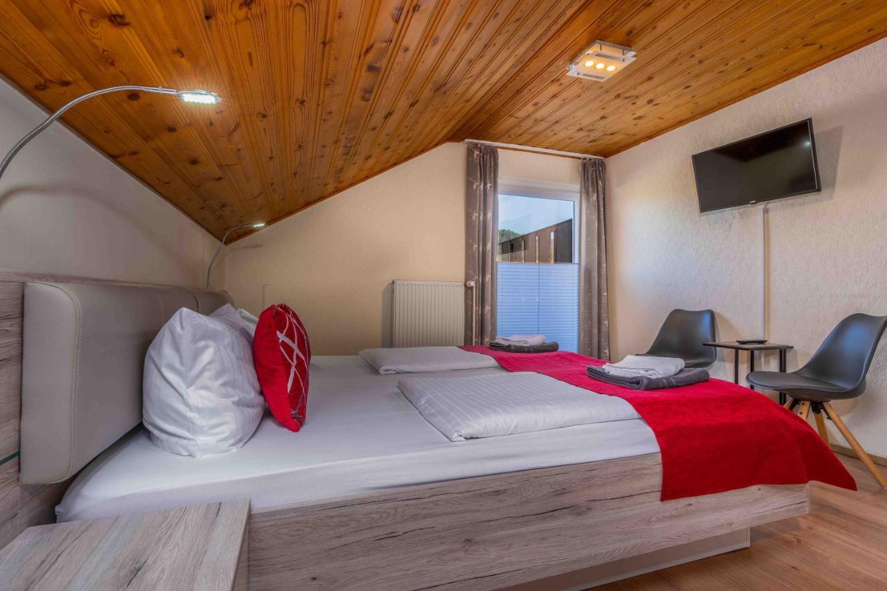Doppelzimmer mit Balkon