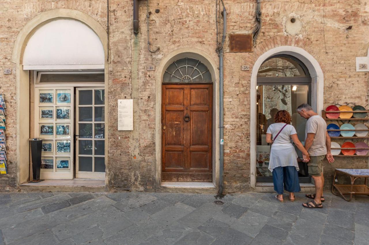 Colours Studio 10 m away Piazza del Campo - B&B