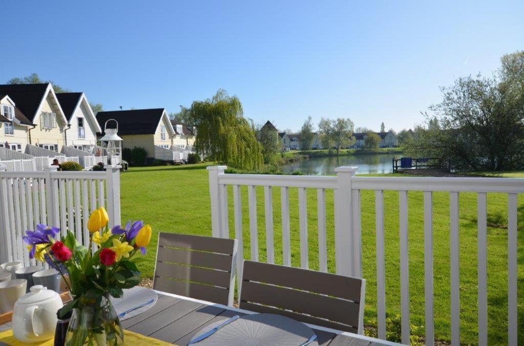 B&B South Cerney - Elouera, 21 Isis Lake - Bed and Breakfast South Cerney