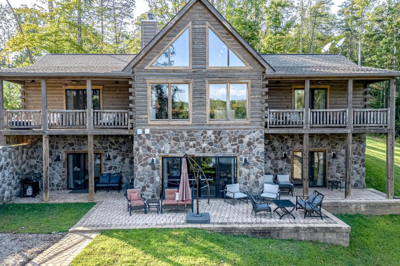 Six-Bedroom House