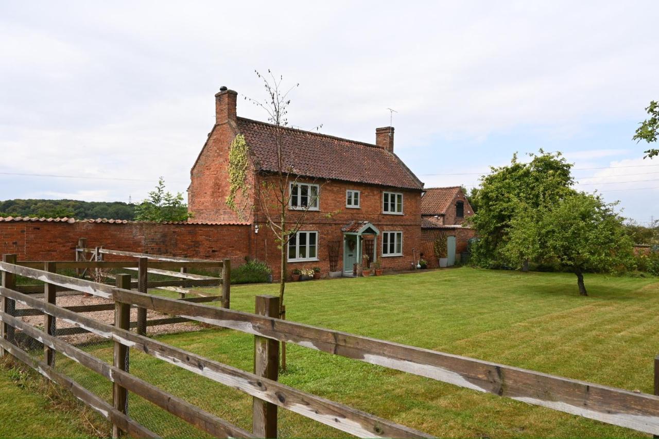 B&B Doddington - Leo's Holiday Cottage - Bed and Breakfast Doddington