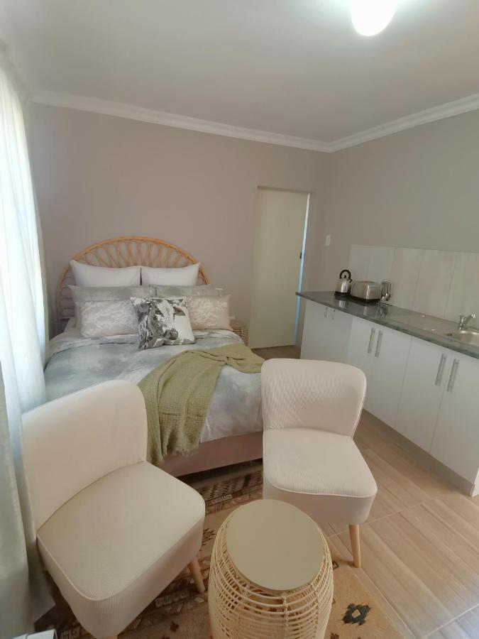 Izibusiso Guest room - B&B East London