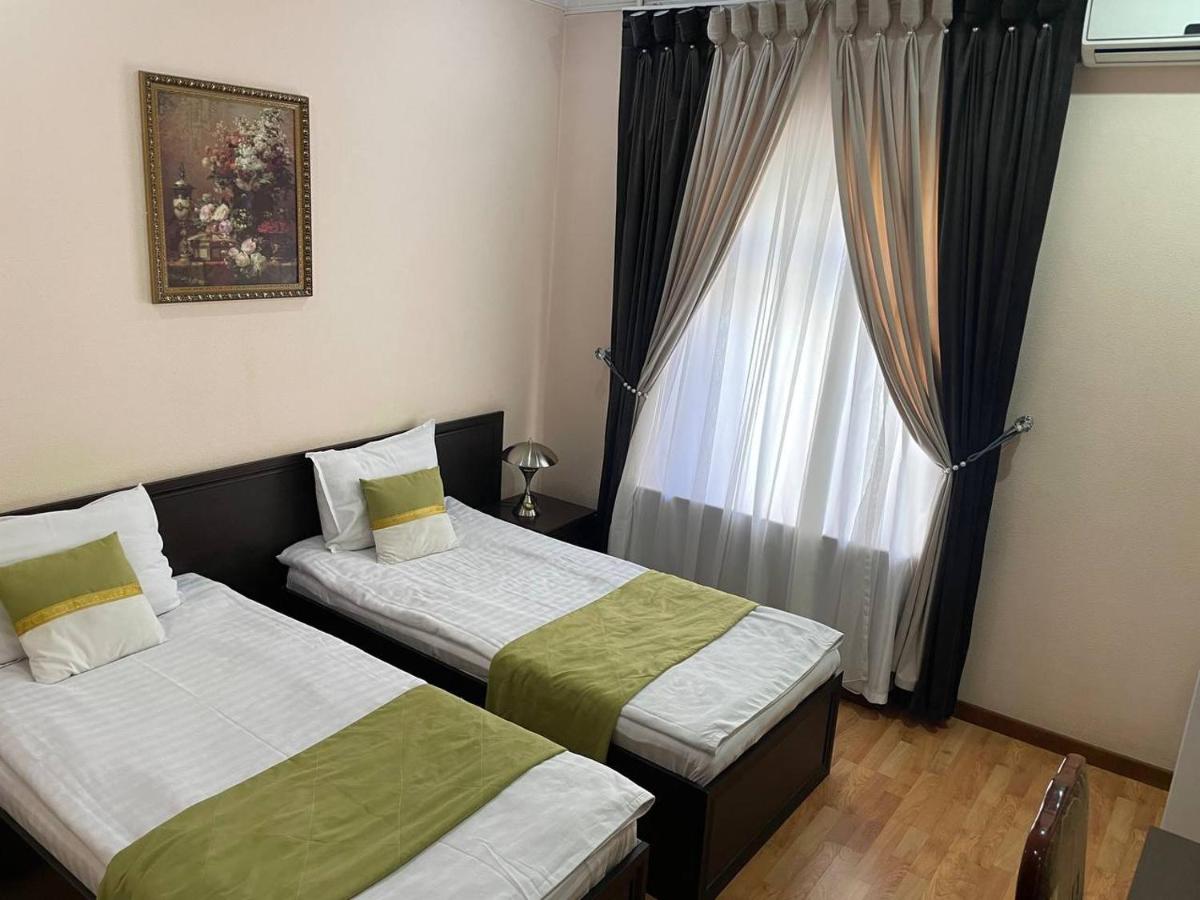 Zweibettzimmer mit eigenem Bad