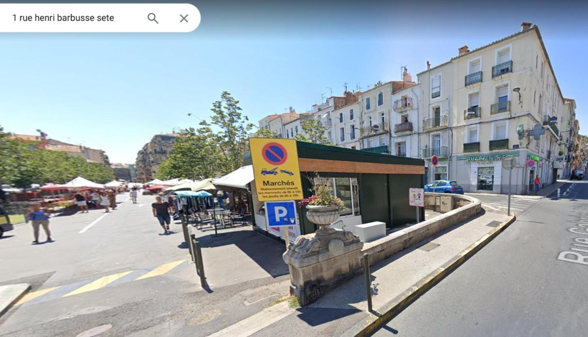 LE BARBUSSE Coeur de Ville Superbe Déco Climatisé - Chambres d’hôtes