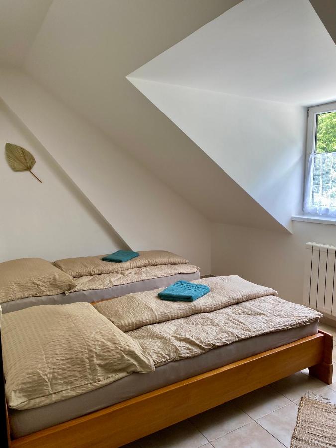 Dreibettzimmer mit eigenem Bad