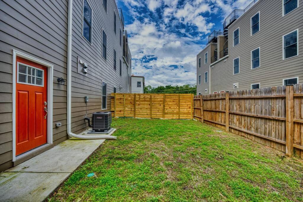 Stylish 2-Bedroom/2Bath Hideaway - B&B Washington
