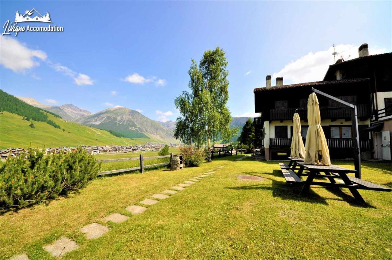Chalet Rododendro Forést by Livigno Accomodation - B&B