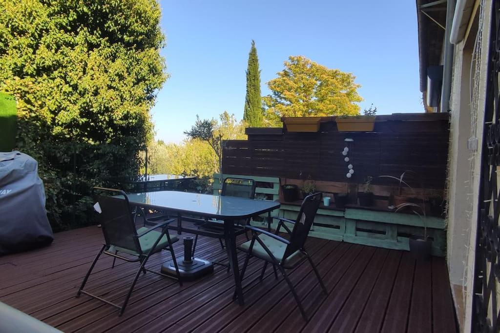 Welcome, Bienvenue, Chez Charly! - Bed and Breakfast