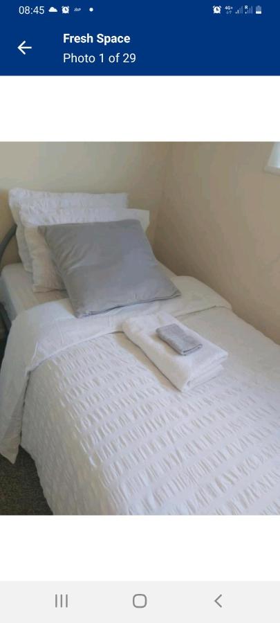 B&B Walsall - Fresher Space 2 - Bed and Breakfast Walsall