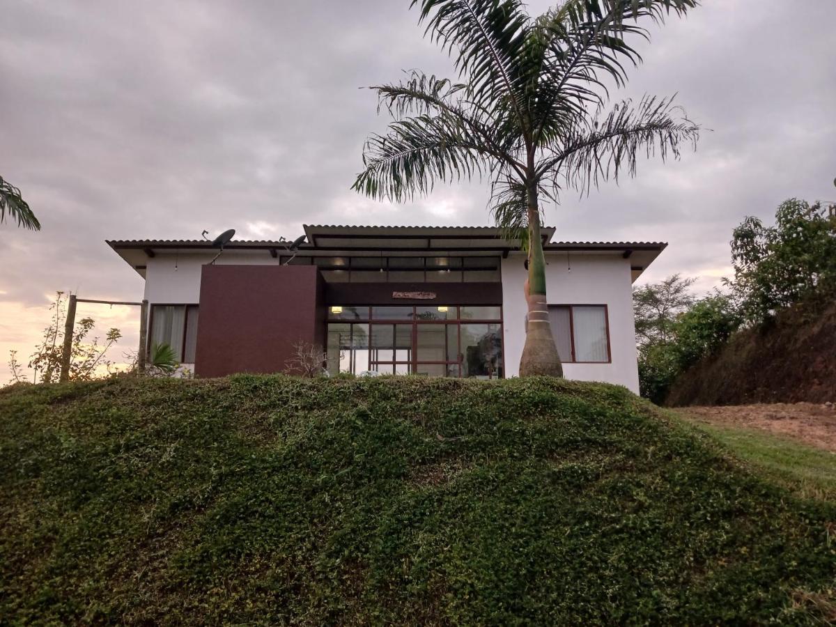 Casa vacacional en Pedro Vicente Maldonado - B&B