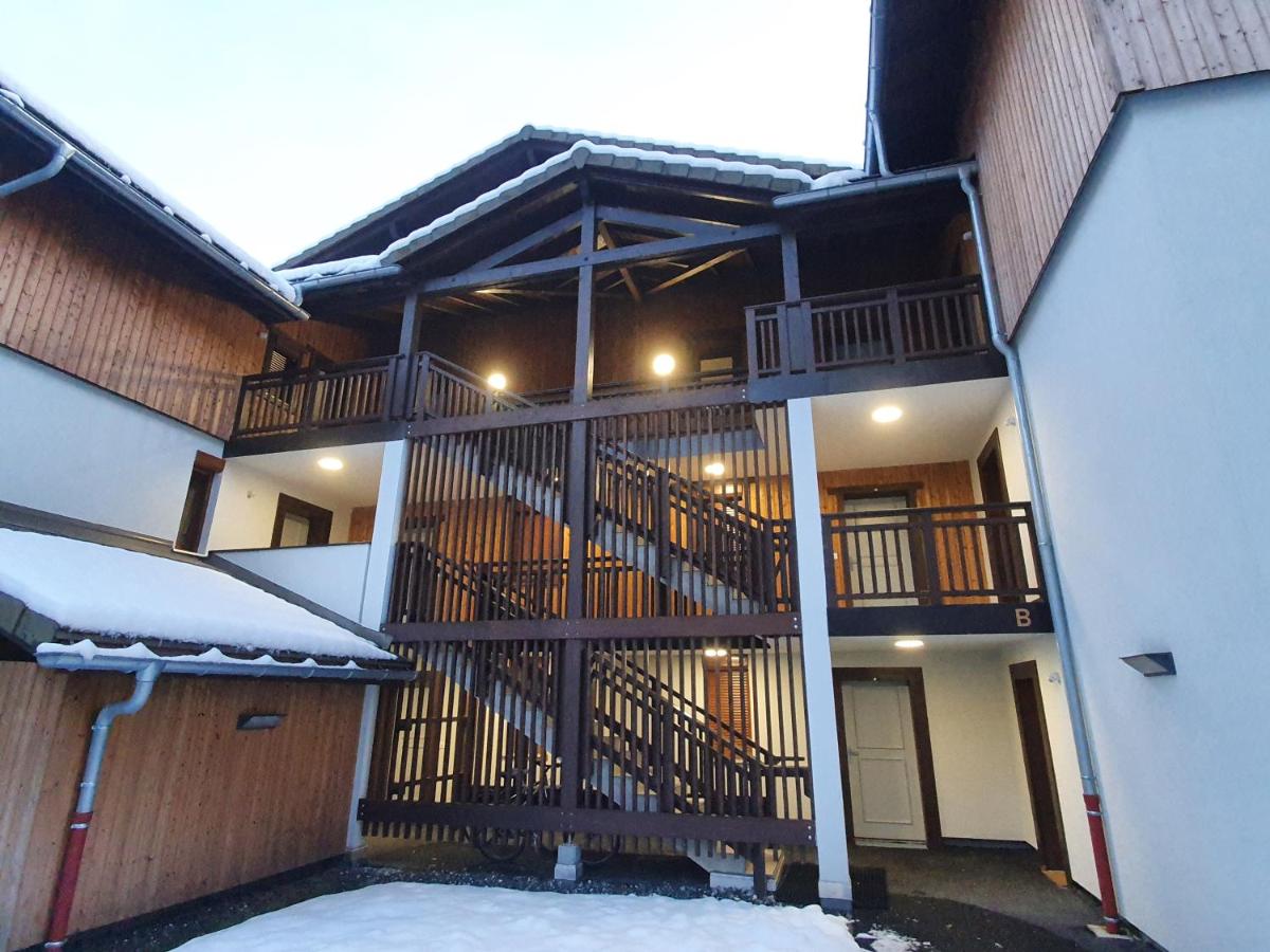 Le Clos B11 - 3 bedroom apartment 5 minutes walk to the square - Chambres d’hôtes