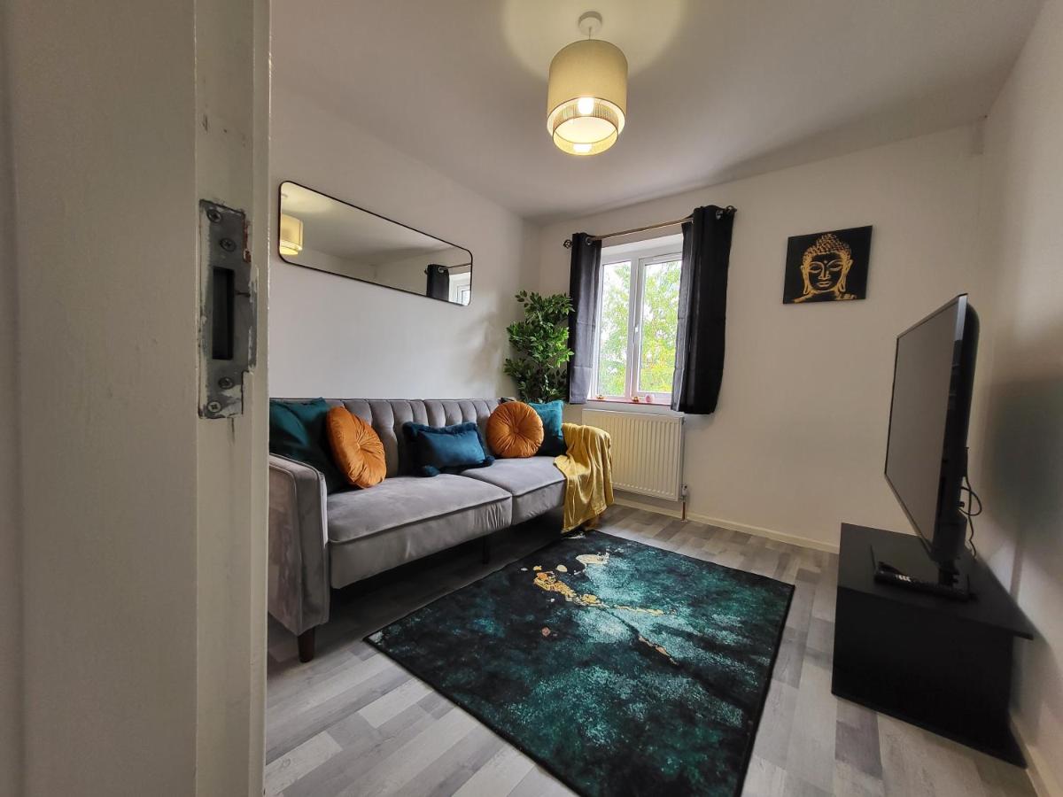 B&B Banbury - Stylish Flat - Great location for Contractors, Families, Relocators, Business, Free Parking, Long-Stays - Bed and Breakfast Banbury