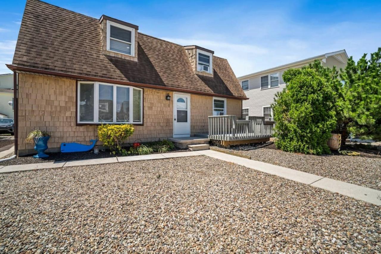 Full House 2 Blocks from Beach - B&B