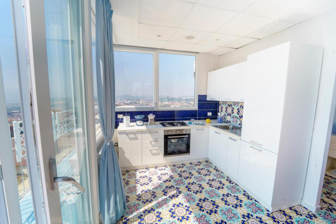 "Over The Moon" Apartment - Chambres d'hôtes Naples