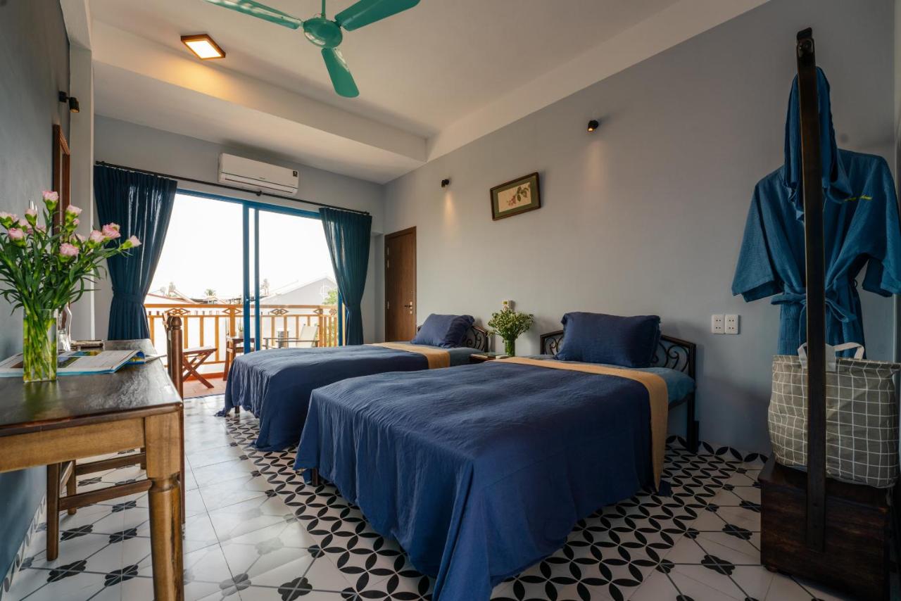 Zweibettzimmer mit Balkon