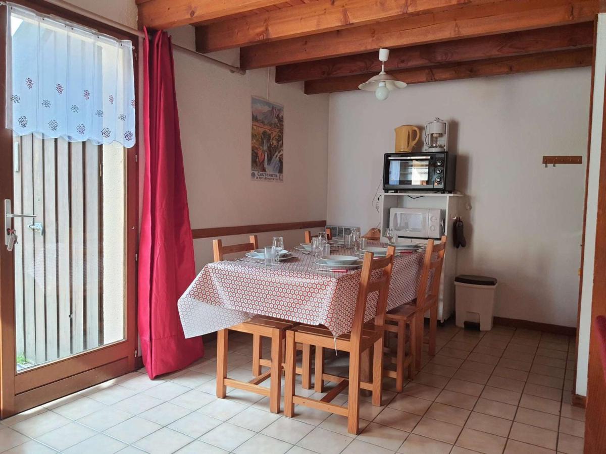 Chalet cosy 4/5 personnes avec jardins, parking, proche télécabine, navette gratuite - FR-1-401-228 - B&B