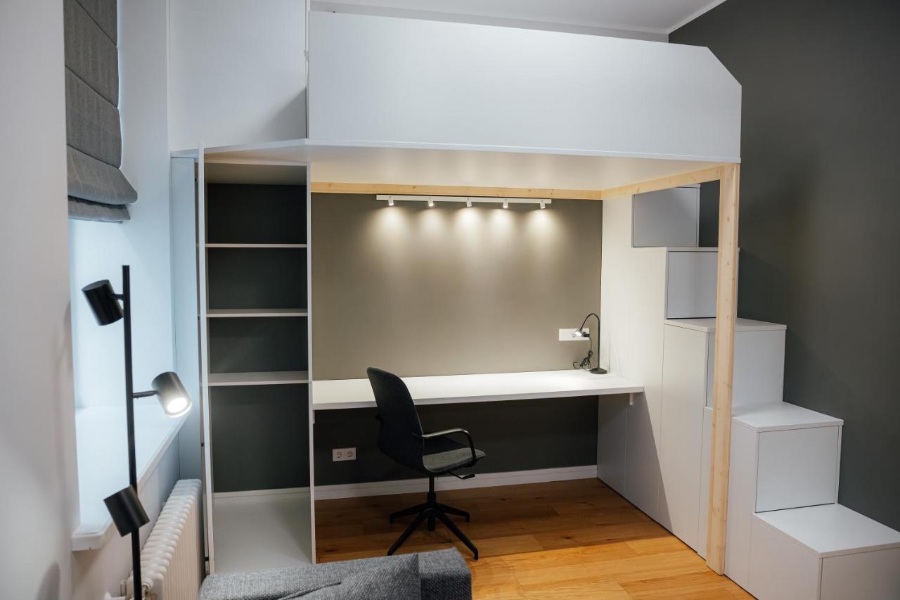 Quiet Loft , AC, Workspace, Top Location, Central Riga Old Town - Bed and Breakfast Riga