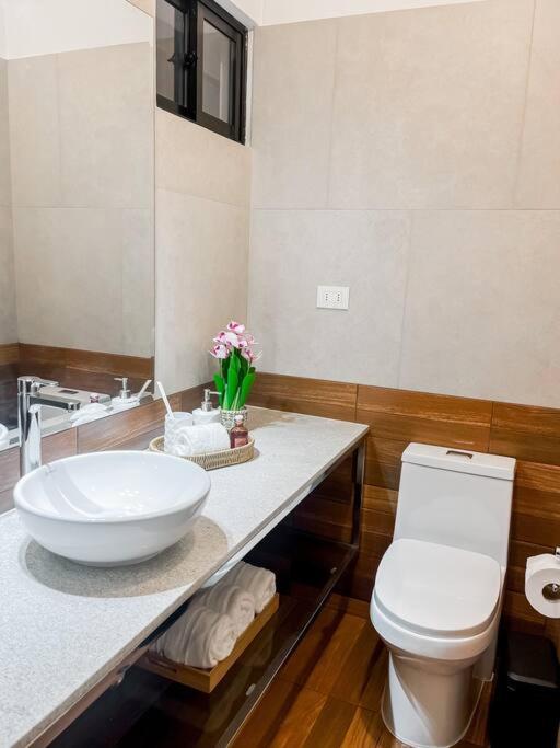 Departamento Acogedor "El Polo" - 3 Min Frente a embajada USA - Ferienwohnung Lima