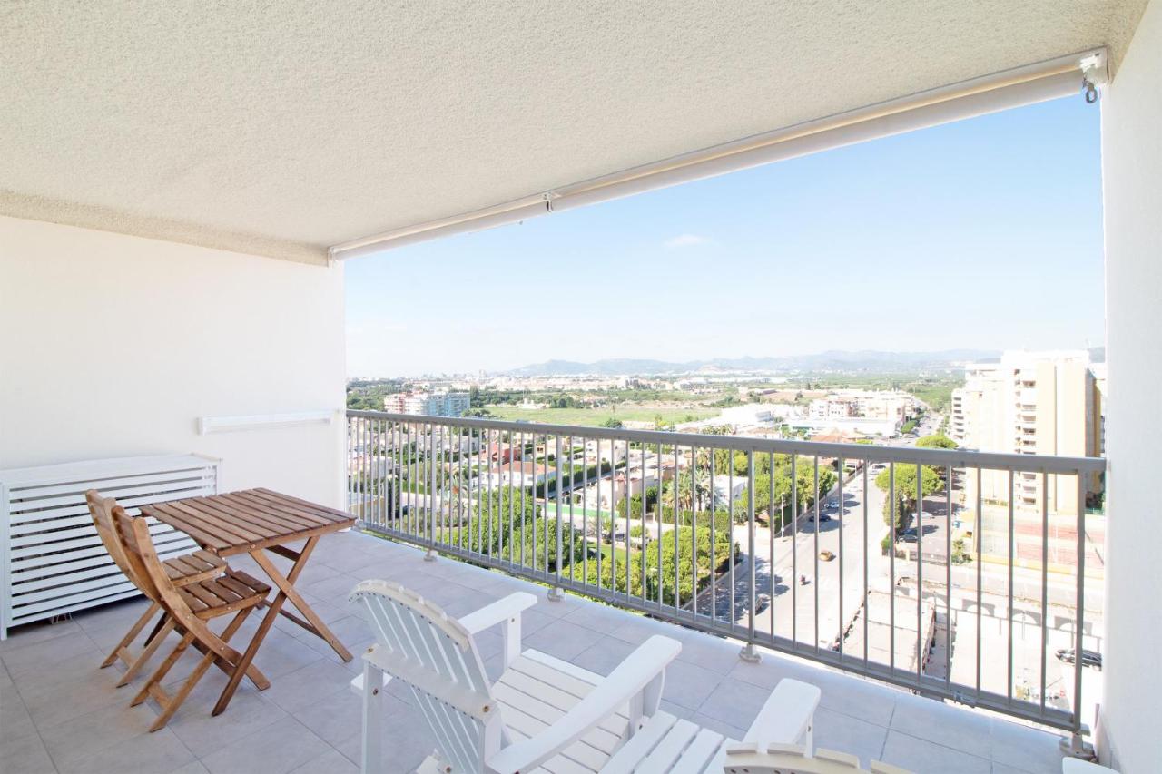 Global Properties, Moderno apartamento con piscina en la playa de Canet - B&B Canet d'En Berenguer