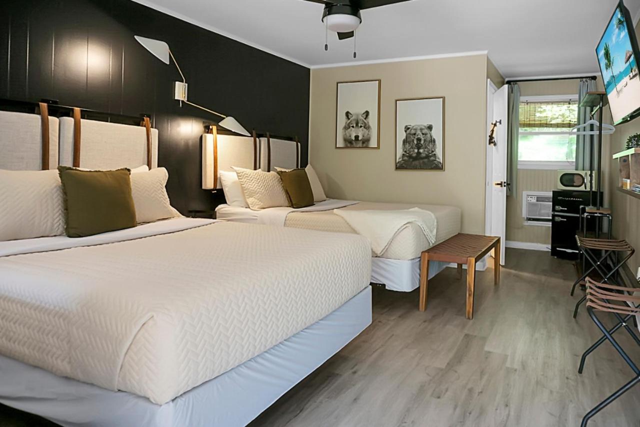 Standard Queen Room with Two Queen Beds