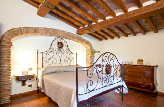 B&B Lorenzana - Fattoria Uccelliera - Bed and Breakfast Lorenzana