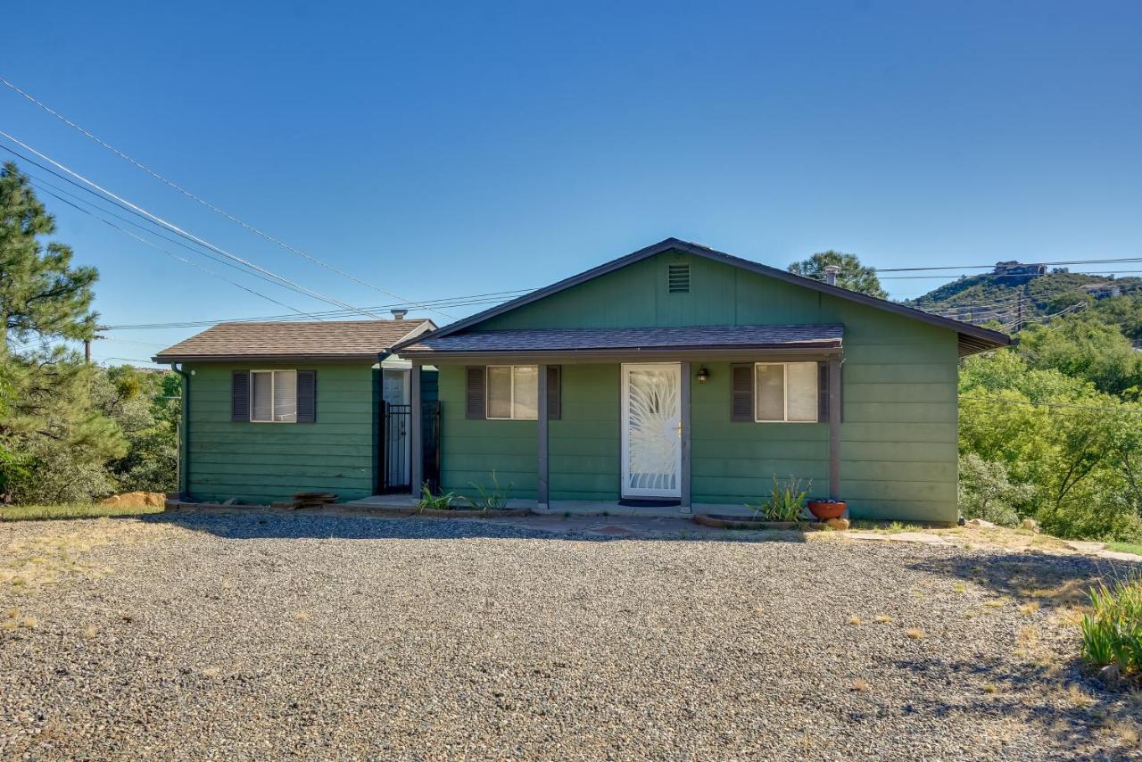 1 Mi to Whiskey Row Home with Fire Pit and Deck - B&B Prescott