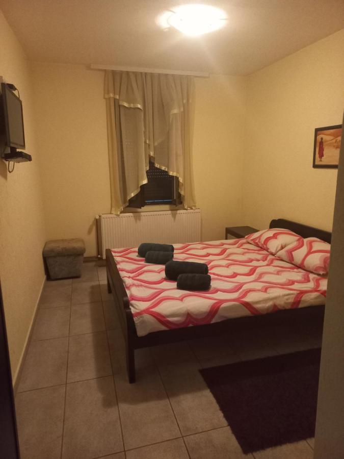 Camera Deluxe (2 Adulti + 1 Bambino)