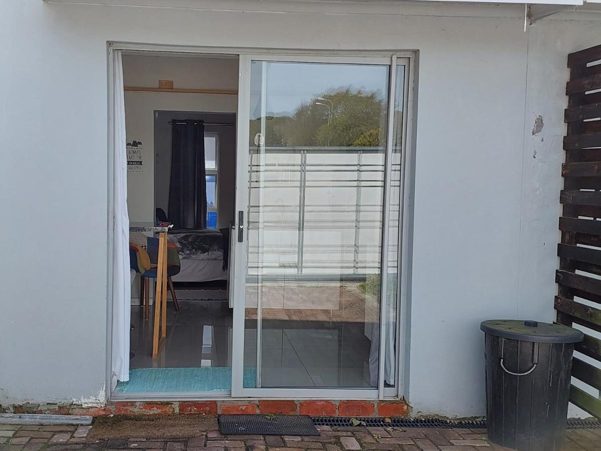 7 on Gladys - B&B Emerald Hill