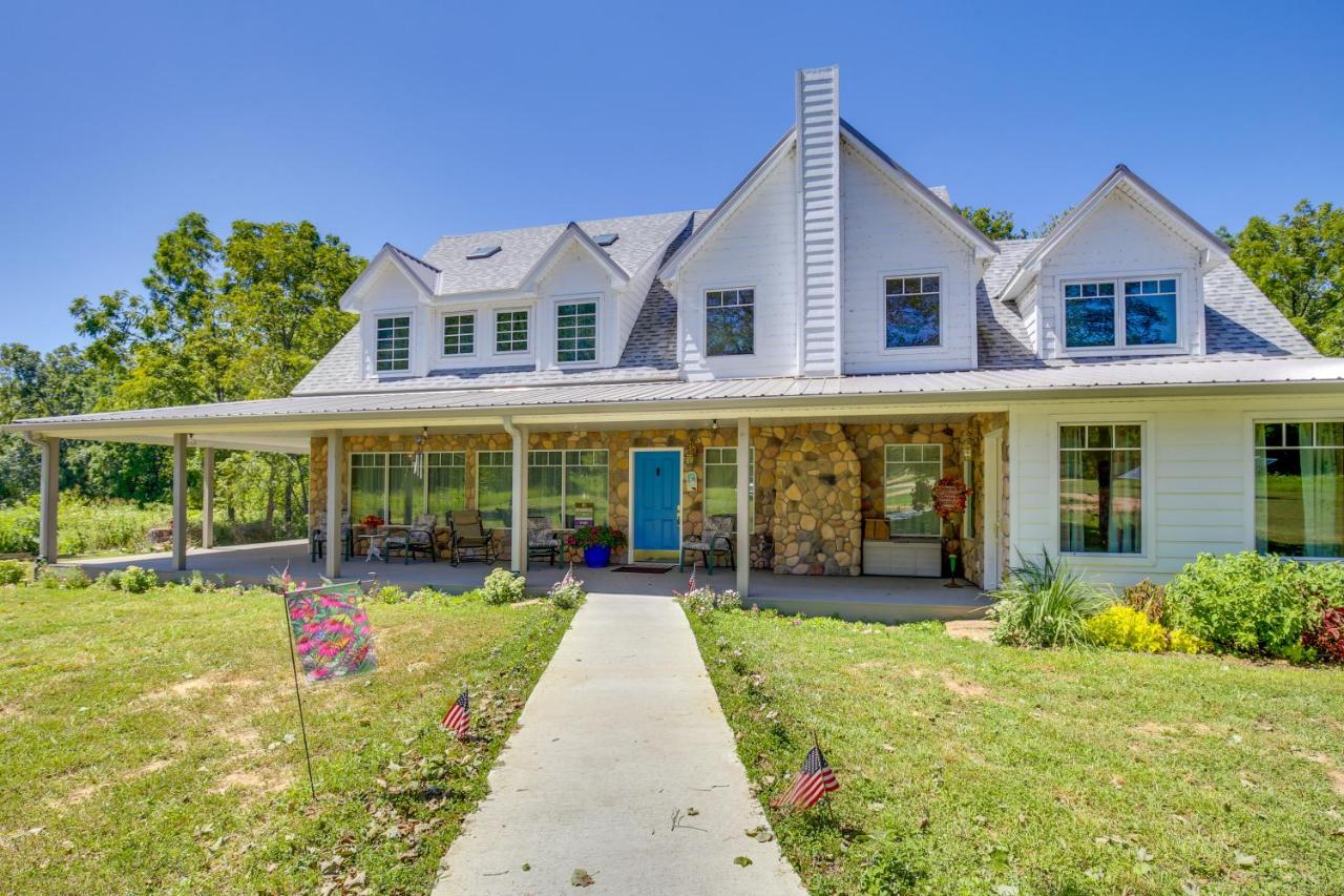 Spacious and Secluded Shook Home with Private Hot Tub! - B&B