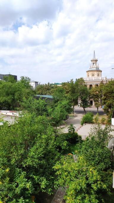 Charming City Center Oak Park Apartment - Ferienwohnung