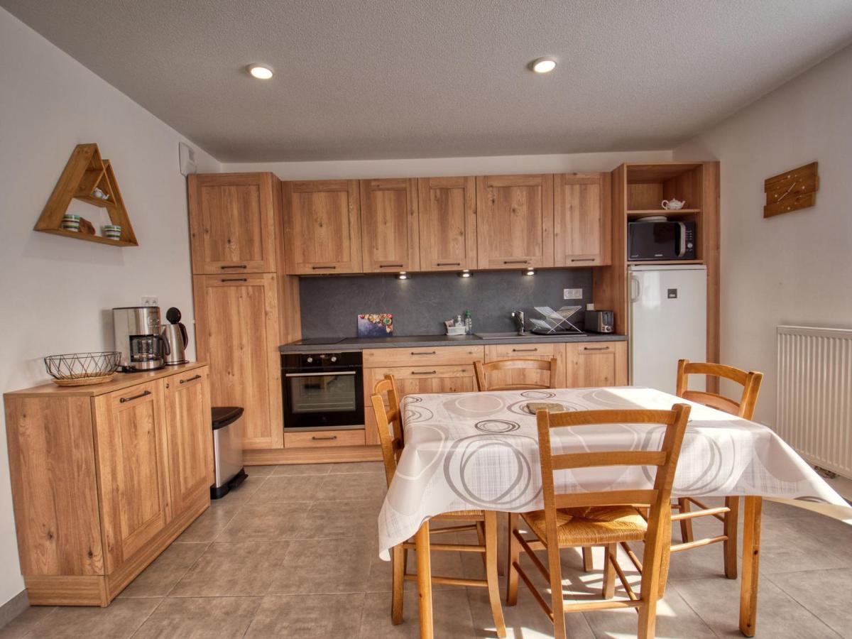 Appartement lumineux à Verchaix, 4 pers, terrasse, garage, Wifi - Chambres d'hôtes Verchaix
