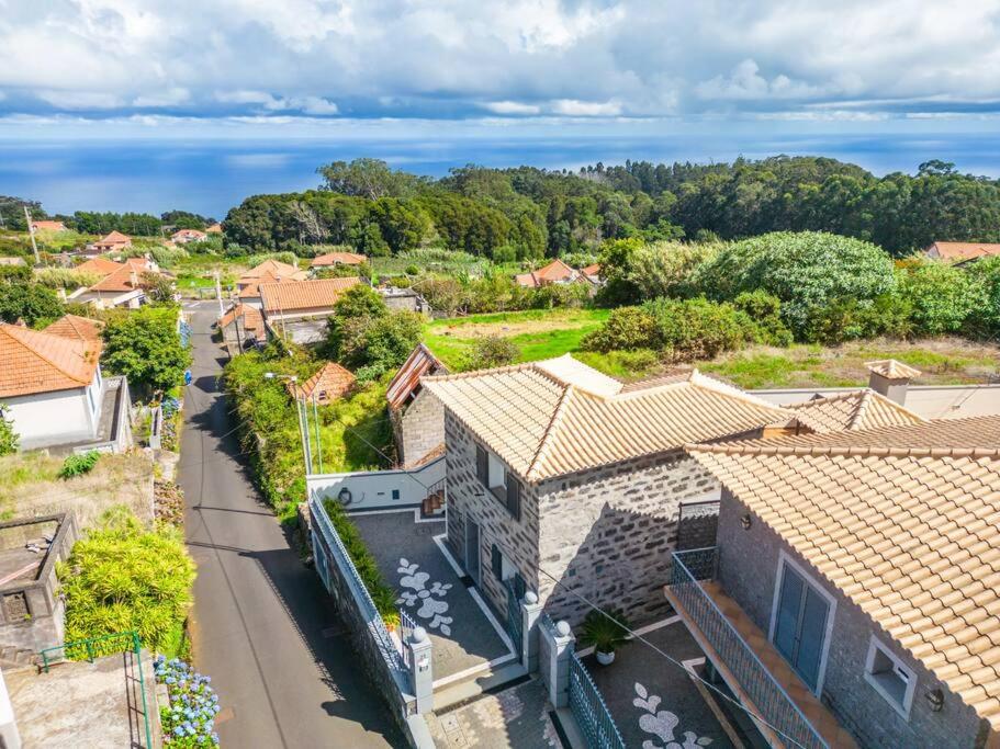 B&B Porto Moniz - Casa do Palheiro Ribeirinho - Bed and Breakfast Porto Moniz