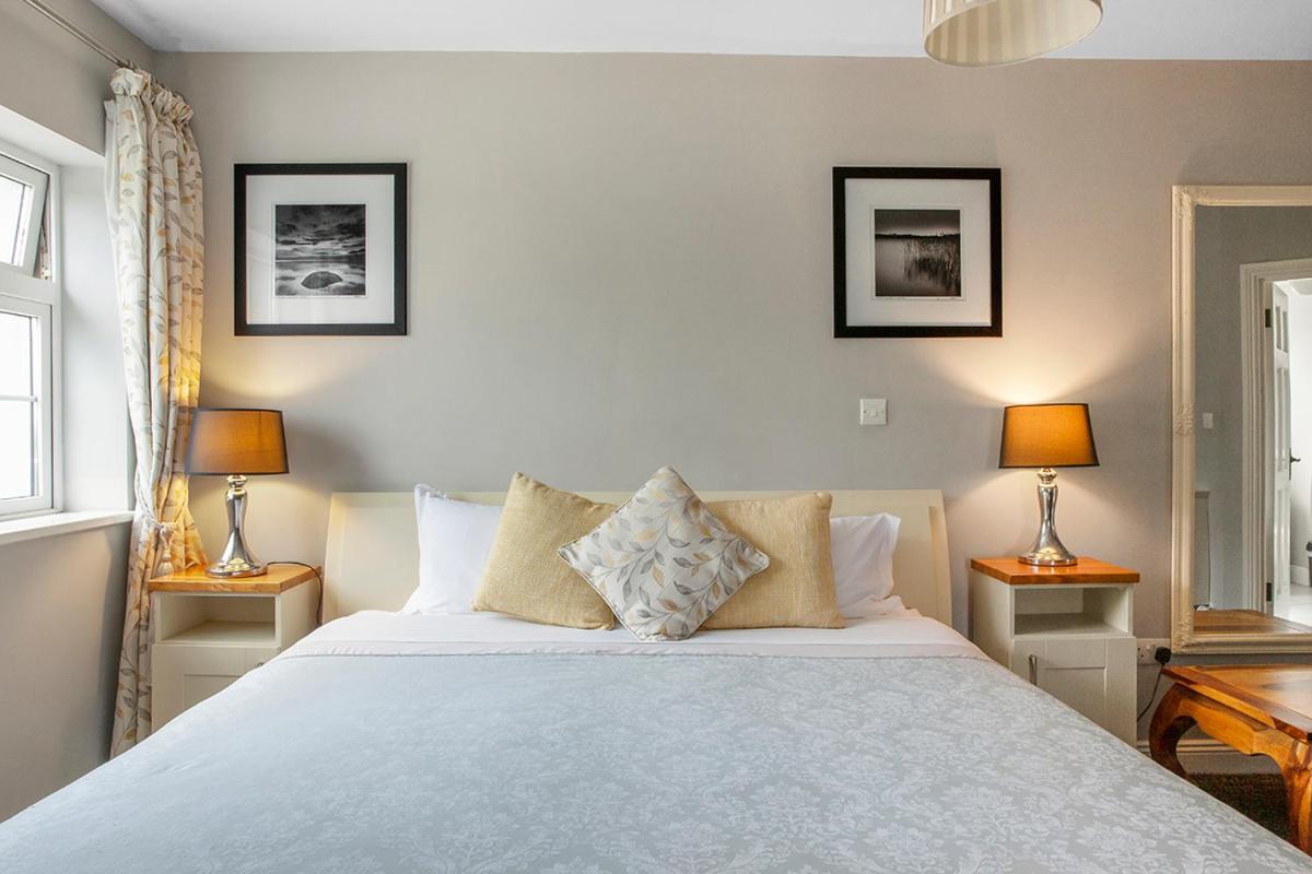 The Ridgewood Lodge - Bed and Breakfast