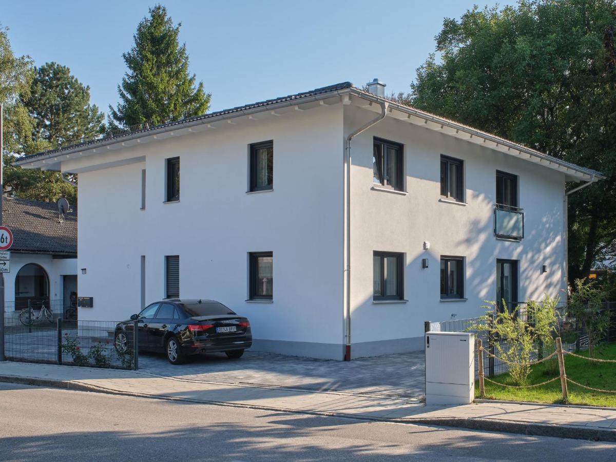 NXT LIV I Kliniknah I 120qm mit Balkon I Nah zu Seen & Berge - B&B